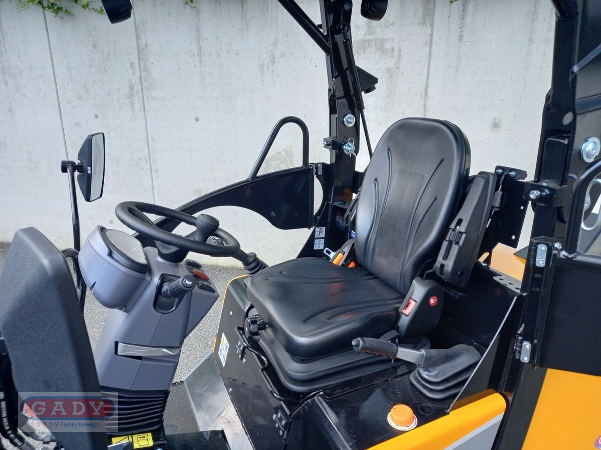 Hoflader des Typs GiANT G2700 HD, Neumaschine in Lebring (Bild 11)