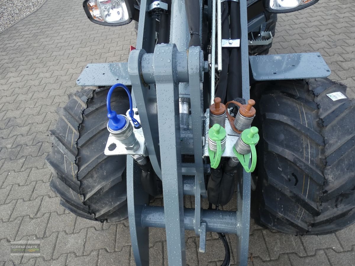 Hoflader des Typs GiANT G2700 X-tra HD+, Mietmaschine in Gampern (Bild 11)