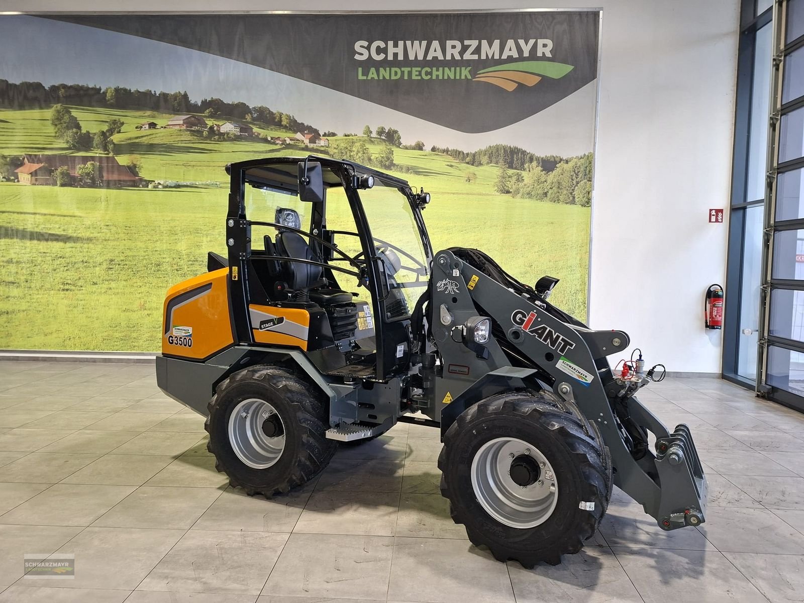 Hoflader of the type GiANT G3500 (mit WM-Aufnahme), Neumaschine in Gampern (Picture 1)