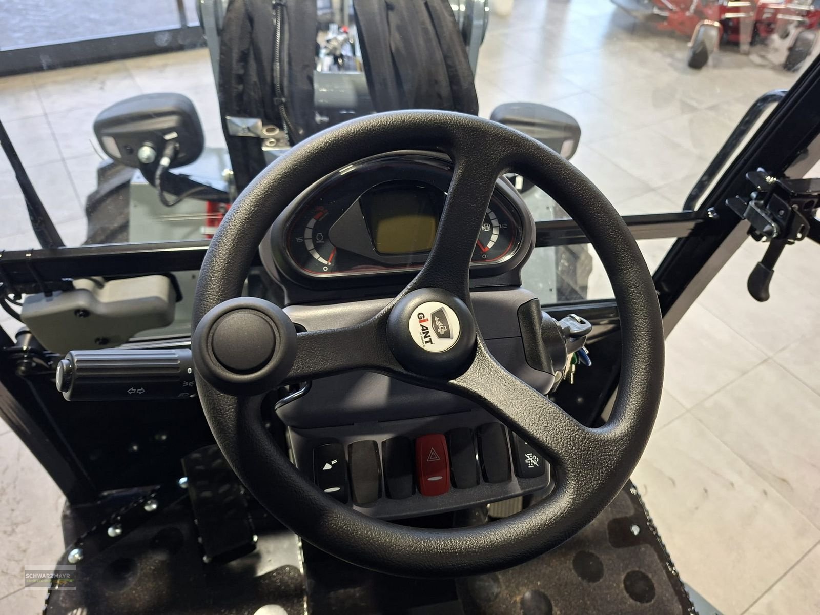 Hoflader of the type GiANT G3500 (mit WM-Aufnahme), Neumaschine in Gampern (Picture 21)