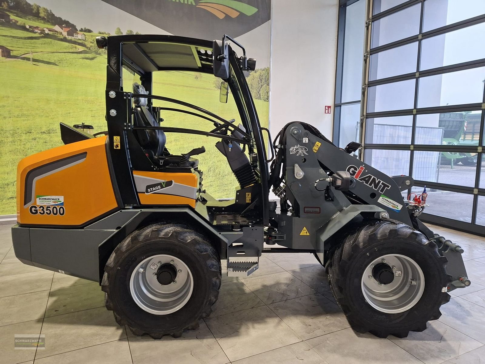 Hoflader of the type GiANT G3500 (mit WM-Aufnahme), Neumaschine in Gampern (Picture 2)