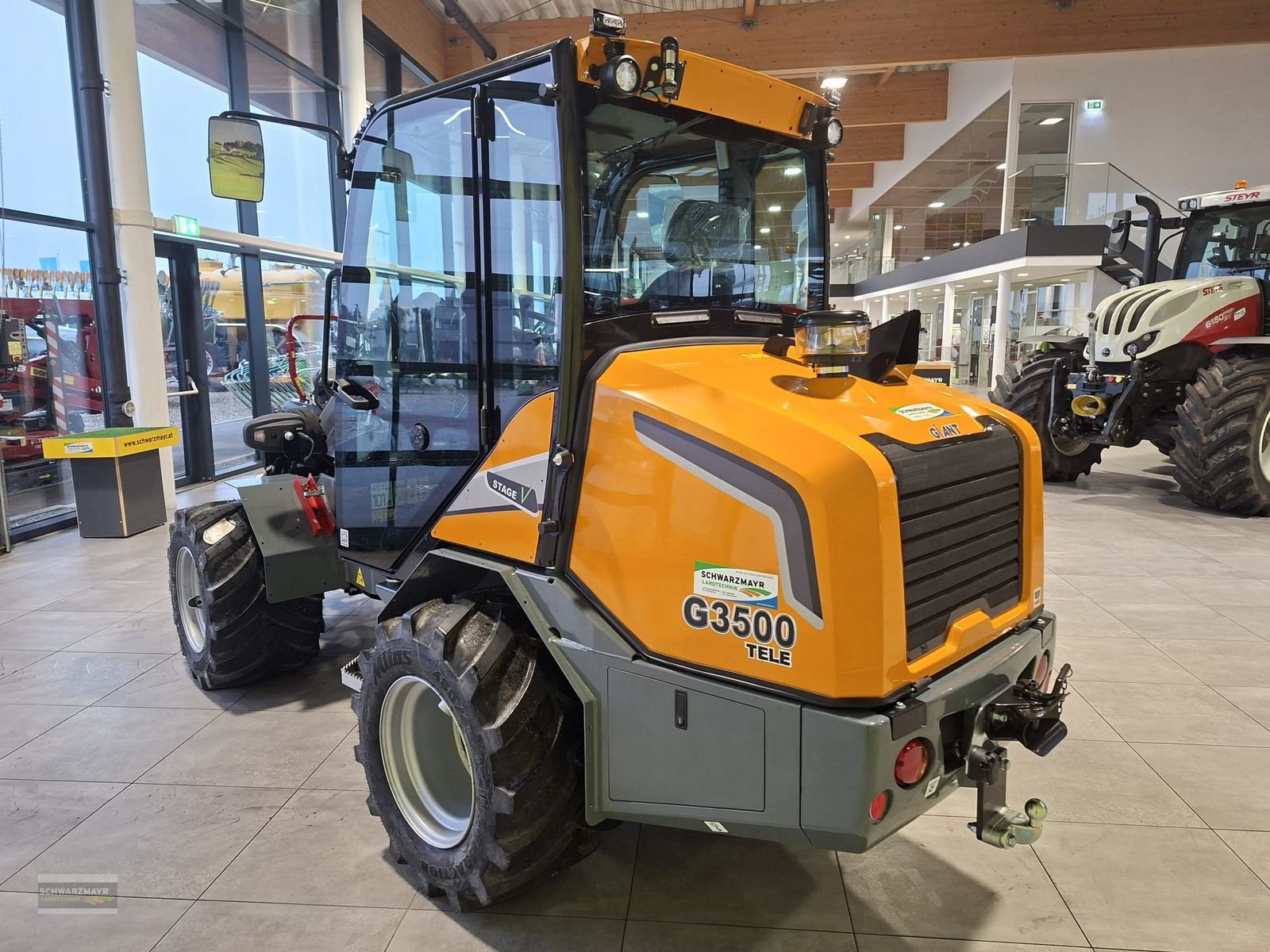 Hoflader of the type GiANT G3500 Tele, Neumaschine in Gampern (Picture 7)