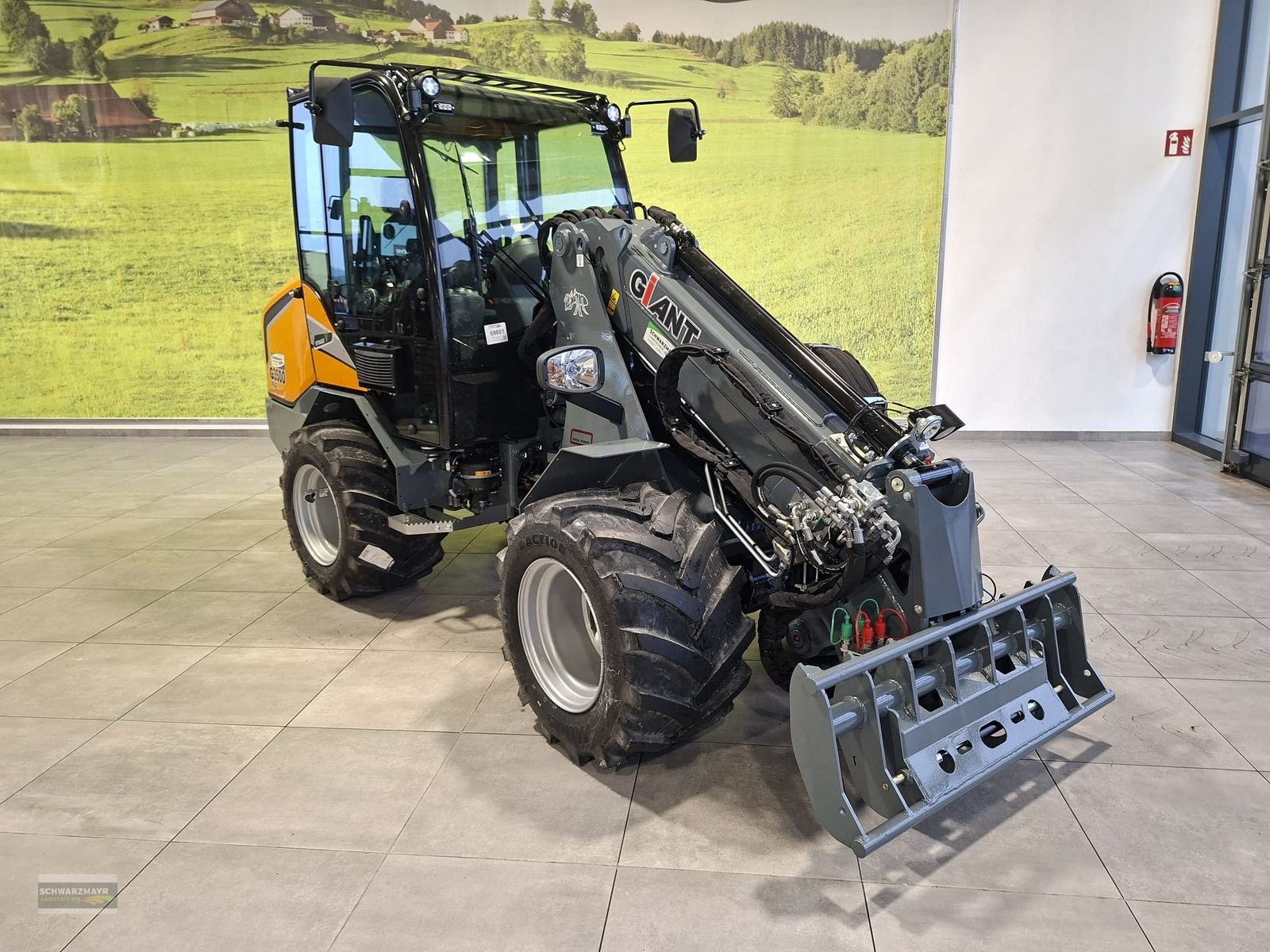 Hoflader of the type GiANT G3500 Tele, Neumaschine in Gampern (Picture 11)