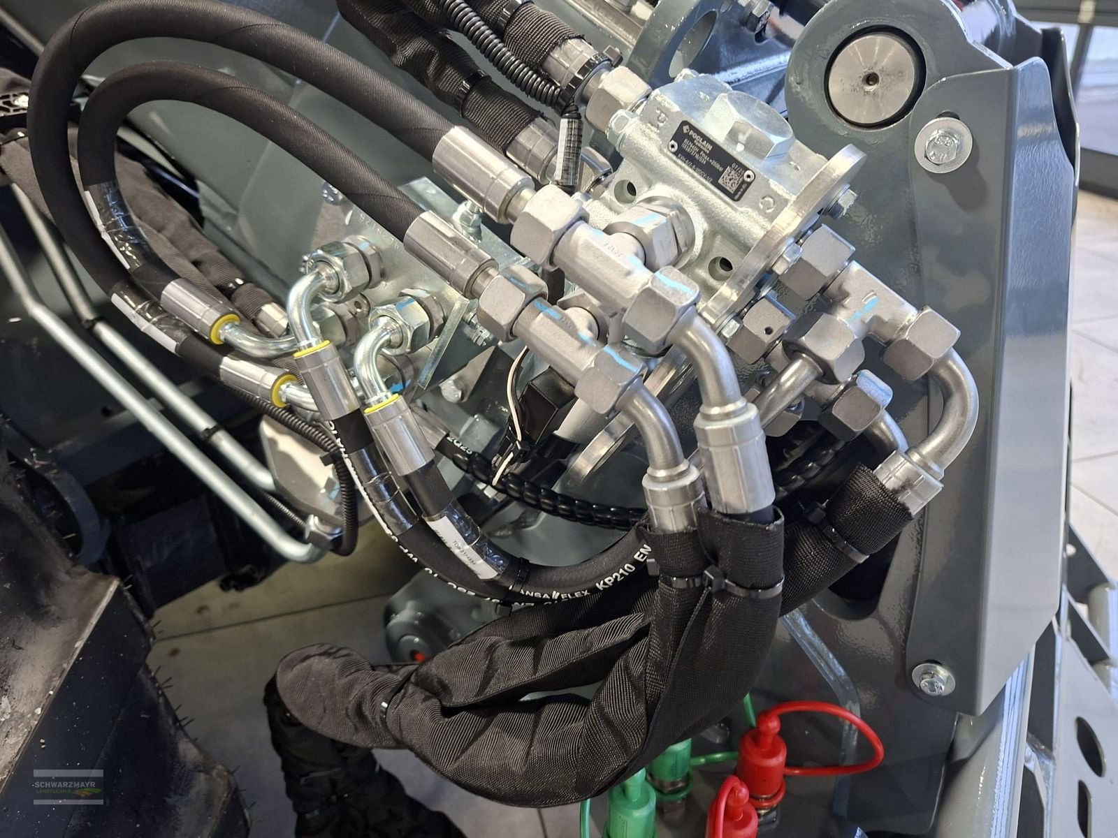 Hoflader of the type GiANT G3500 Tele, Neumaschine in Gampern (Picture 15)