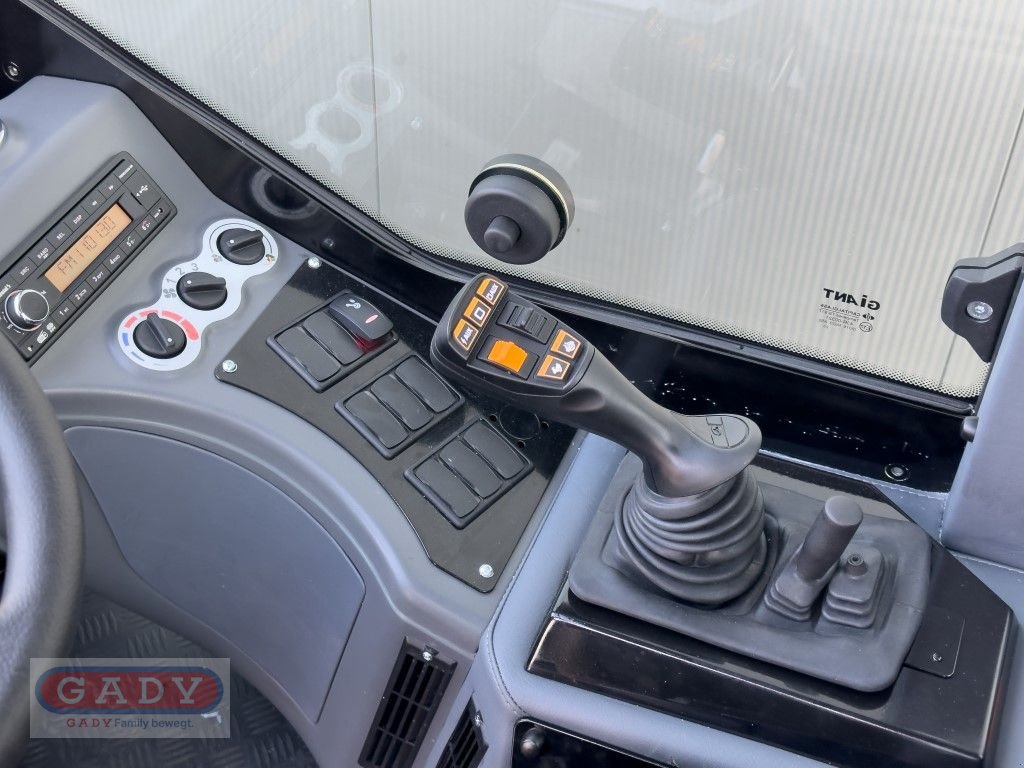 Hoflader of the type GiANT G3500, Neumaschine in Lebring (Picture 9)