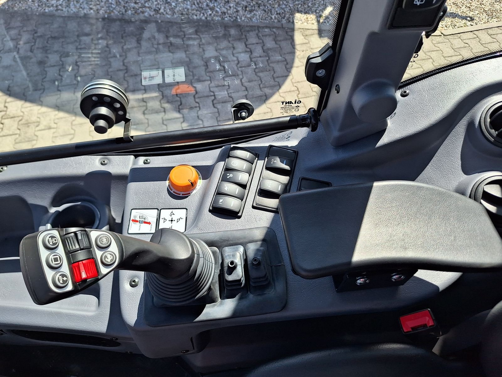 Hoflader of the type GiANT G5000 Kabine, Neumaschine in Feldkirchen (Picture 14)