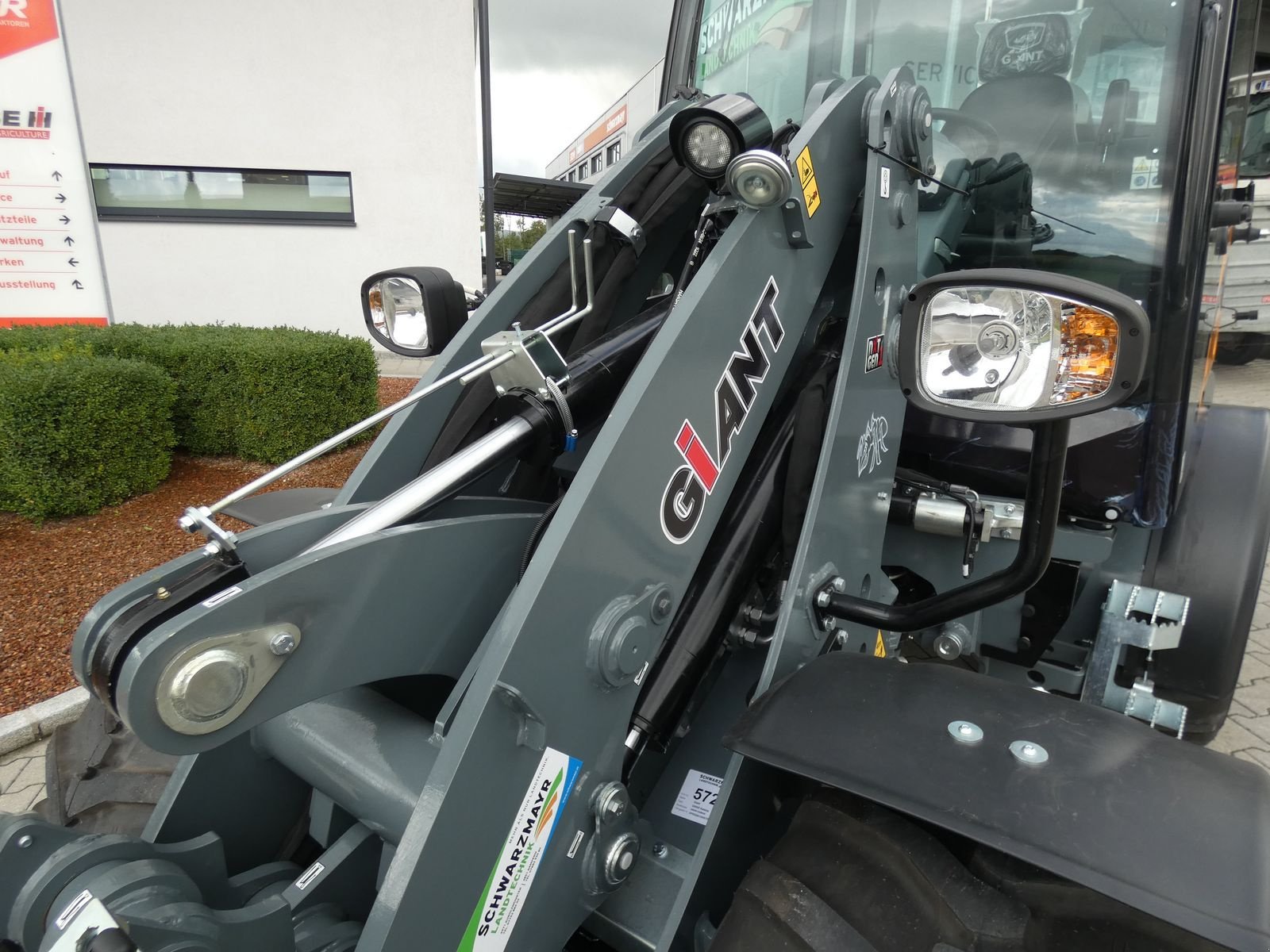 Hoflader des Typs GiANT G5000, Mietmaschine in Schlitters (Bild 12)