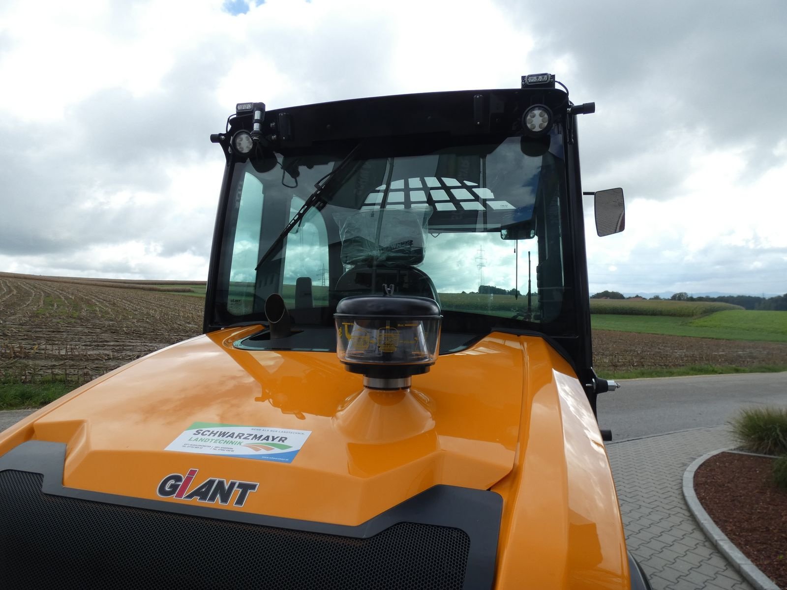 Hoflader des Typs GiANT G5000, Mietmaschine in Schlitters (Bild 9)