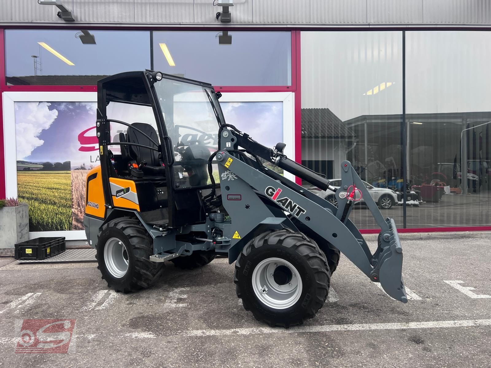 Hoflader Türe ait GiANT Giant G2500HD, Neumaschine içinde Offenhausen (resim 1)