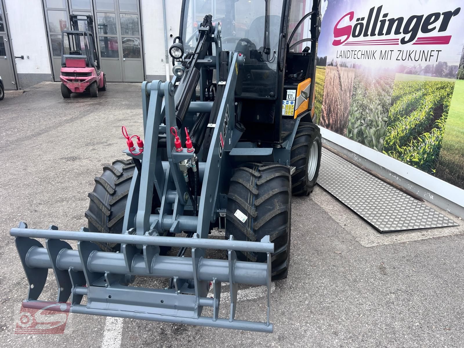 Hoflader Türe ait GiANT Giant G2500HD, Neumaschine içinde Offenhausen (resim 8)