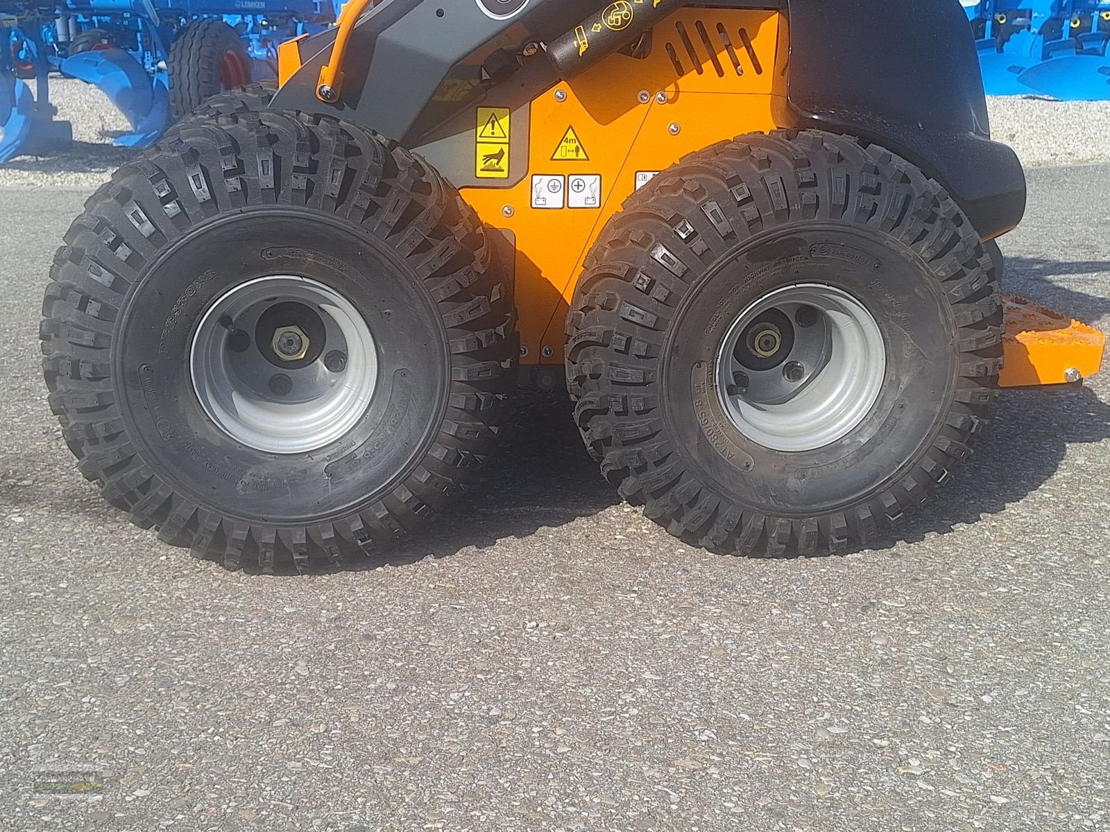 Hoflader des Typs GiANT GS900 SKID, Neumaschine in Aurolzmünster (Bild 15)