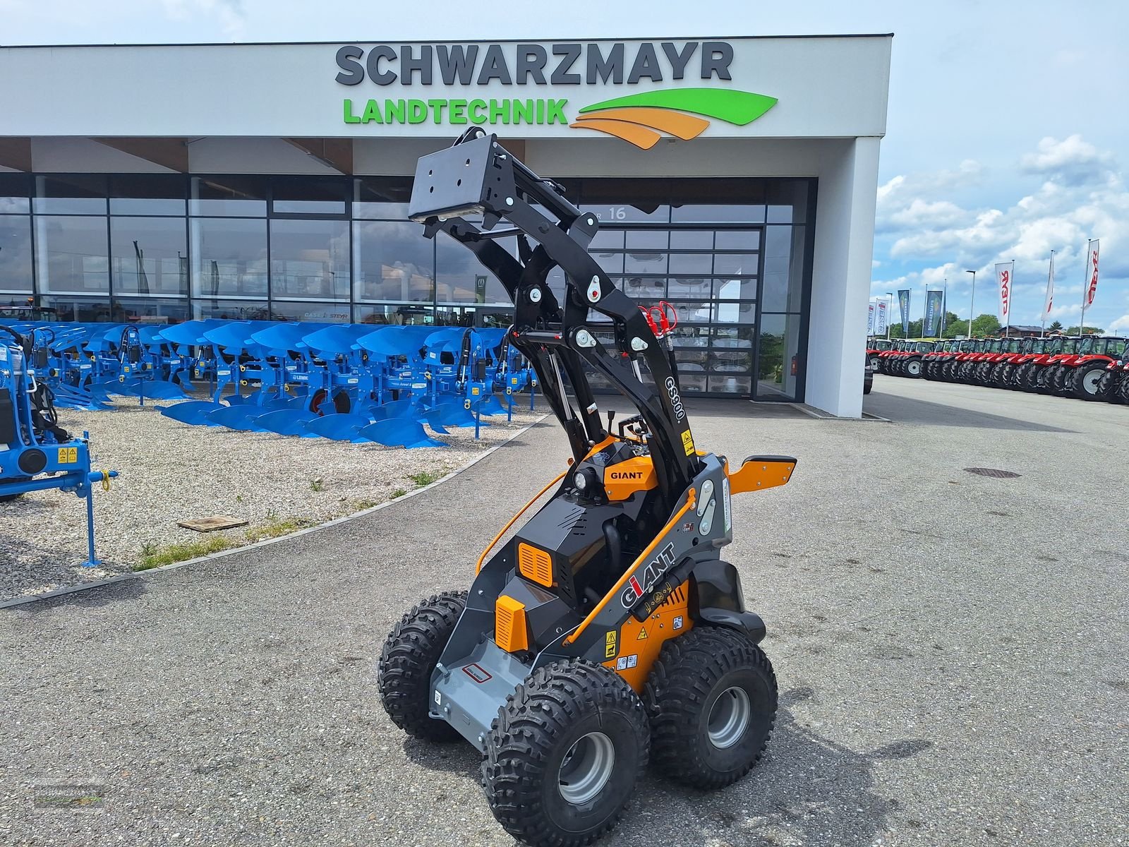 Hoflader des Typs GiANT GS900 SKID, Neumaschine in Aurolzmünster (Bild 13)