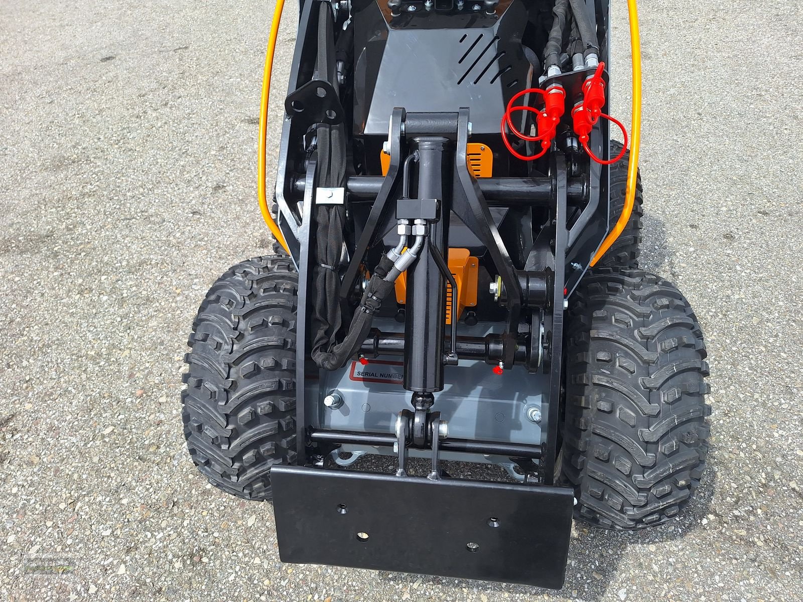 Hoflader des Typs GiANT GS900 SKID, Neumaschine in Aurolzmünster (Bild 10)