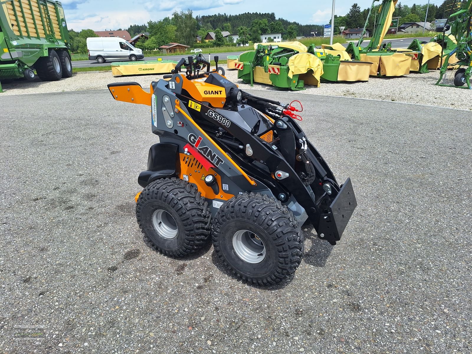 Hoflader des Typs GiANT GS900 SKID, Neumaschine in Aurolzmünster (Bild 5)