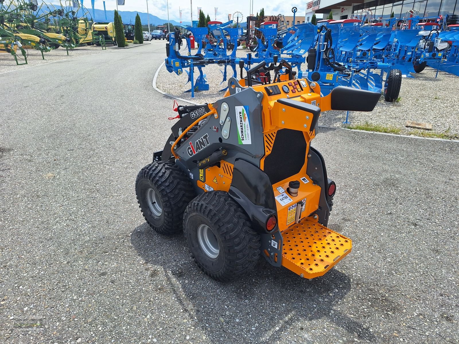 Hoflader des Typs GiANT GS900 SKID, Neumaschine in Aurolzmünster (Bild 8)