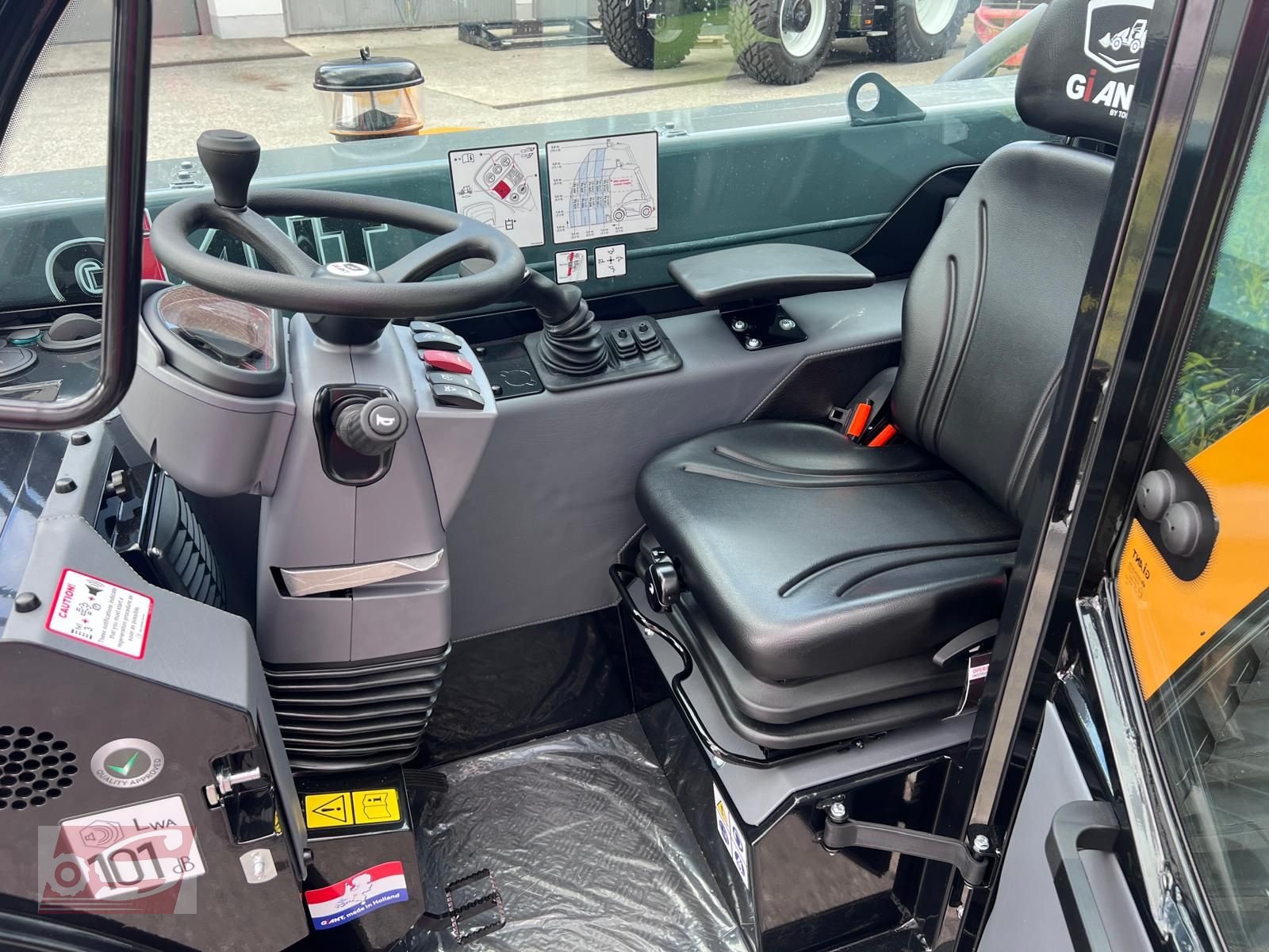 Hoflader des Typs GiANT GT 5048, Neumaschine in Offenhausen (Bild 17)