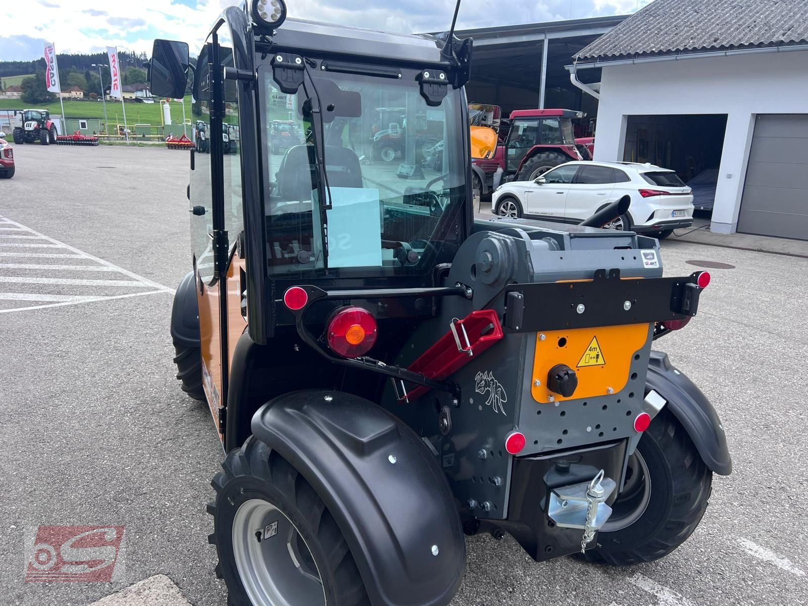 Hoflader des Typs GiANT GT 5048, Neumaschine in Offenhausen (Bild 5)