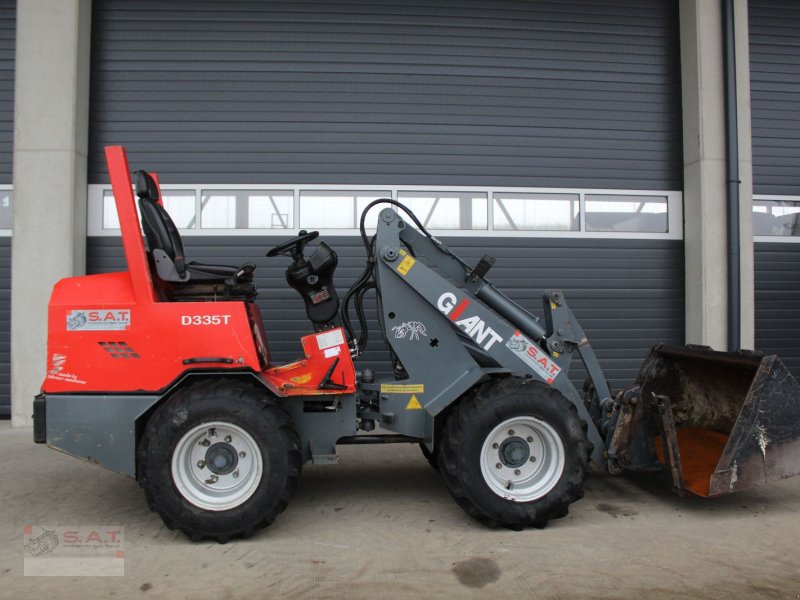 Hoflader typu GiANT Hoflader D 335 T, Gebrauchtmaschine v Eberschwang (Obrázek 1)