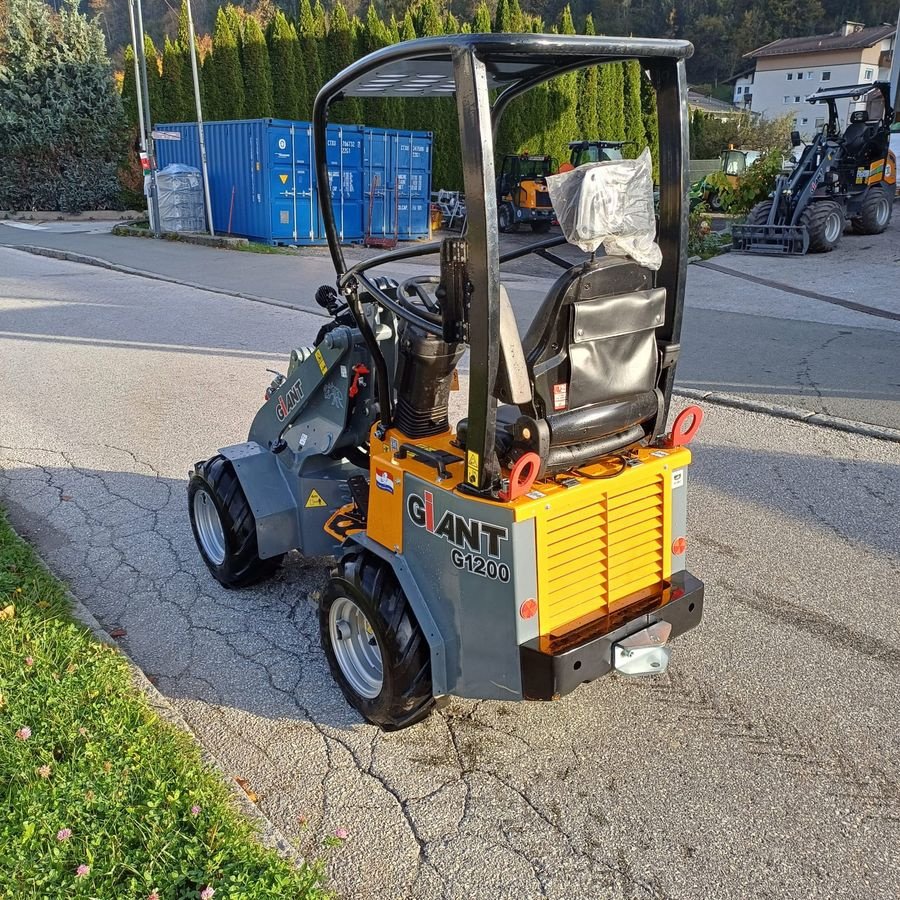 Hoflader of the type GiANT Kompaktradlader, Vorführmaschine in Hopfgarten (Picture 11)