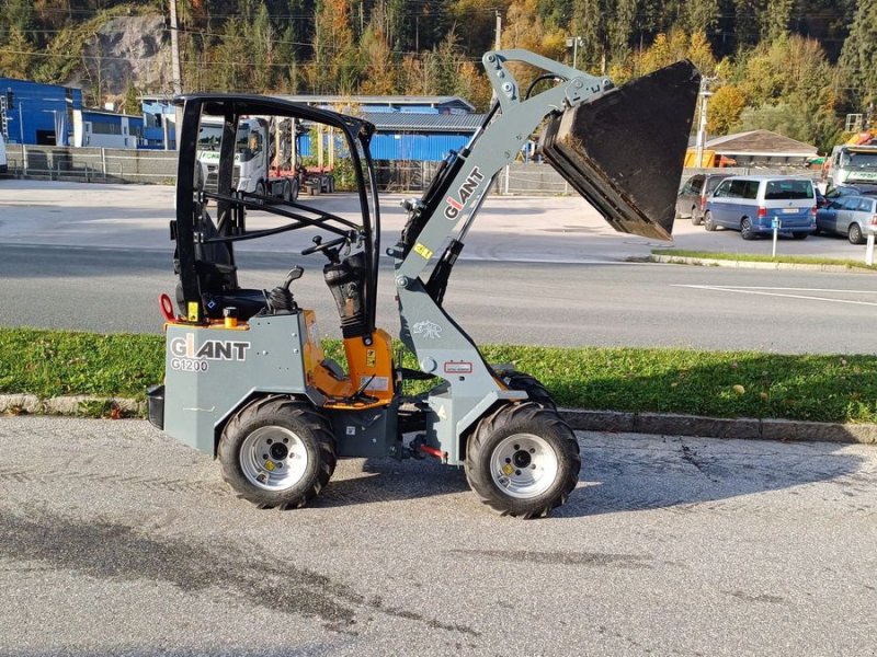 Hoflader typu GiANT Kompaktradlader, Vorführmaschine v Hopfgarten (Obrázek 1)