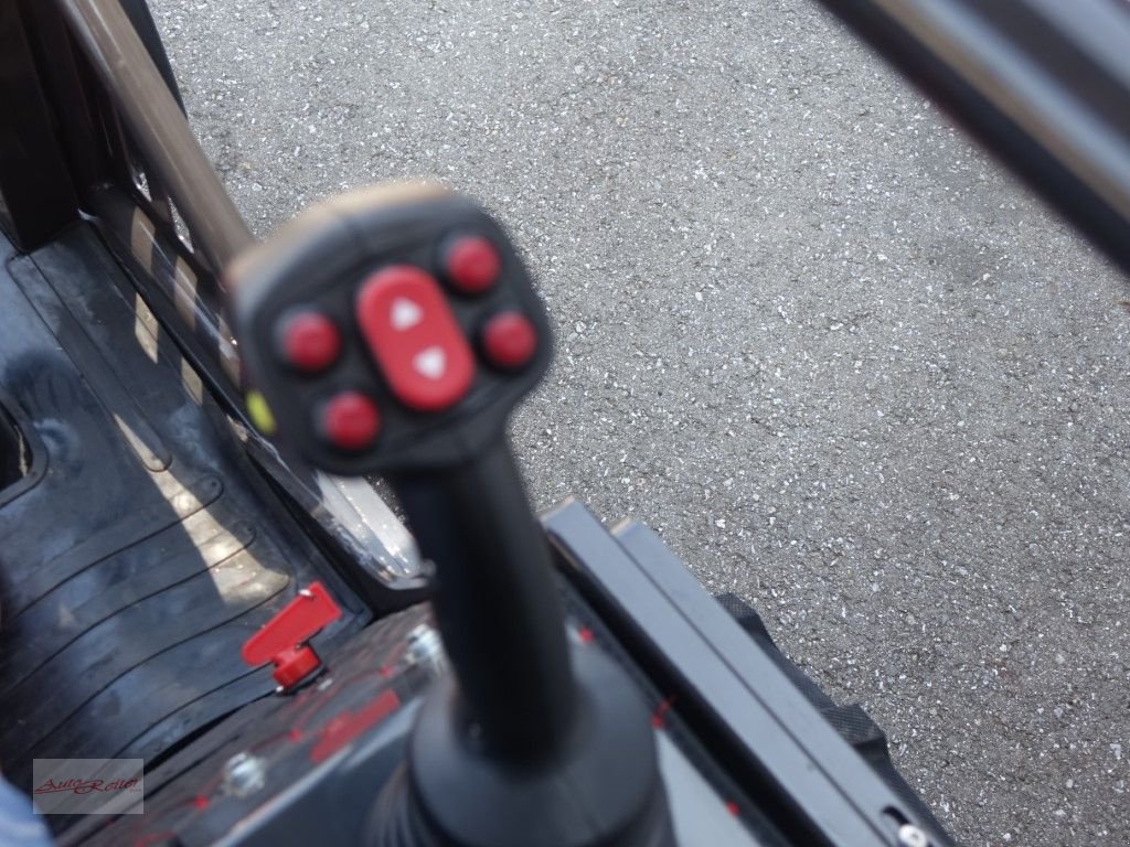 Hoflader типа Grizzly 810+T Lader 4x4 inkl. 2 Jahre mobile Garantie of, Neumaschine в Fohnsdorf (Фотография 11)