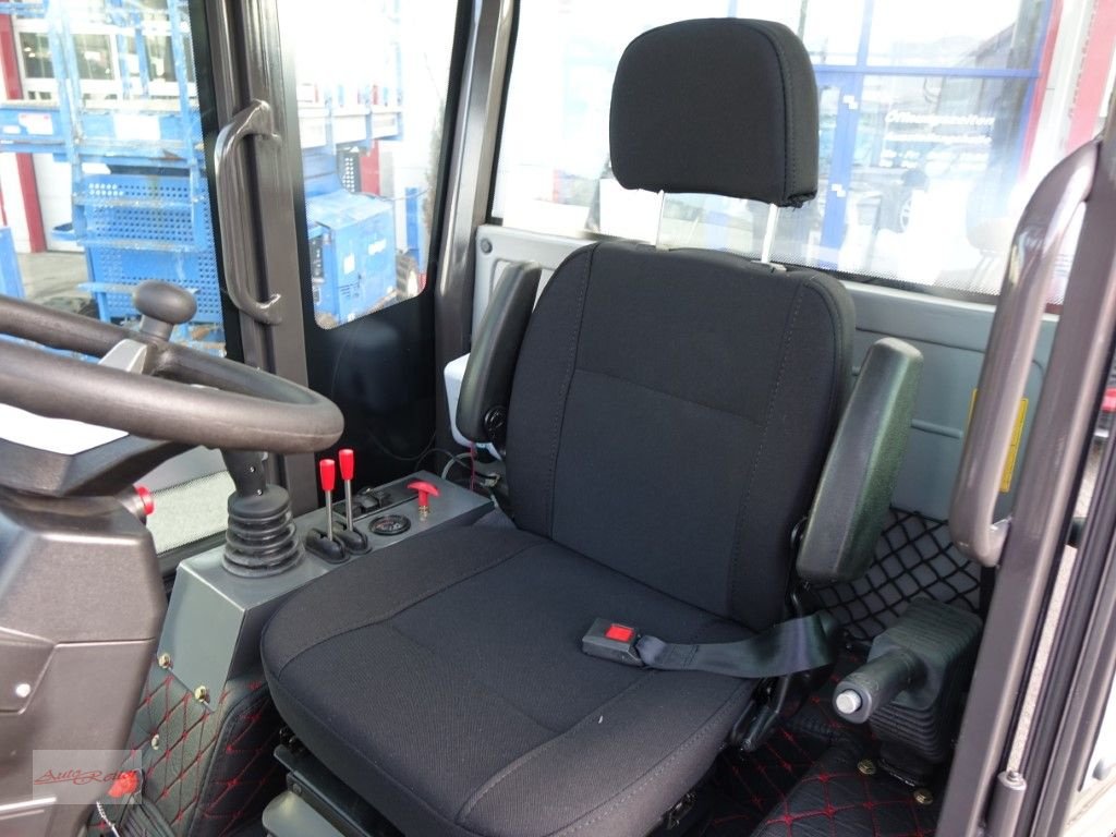 Hoflader of the type Grizzly 811Tele 4WD NEU inkl. 2 Jahre mobile Garantie E5, Neumaschine in Fohnsdorf (Picture 17)