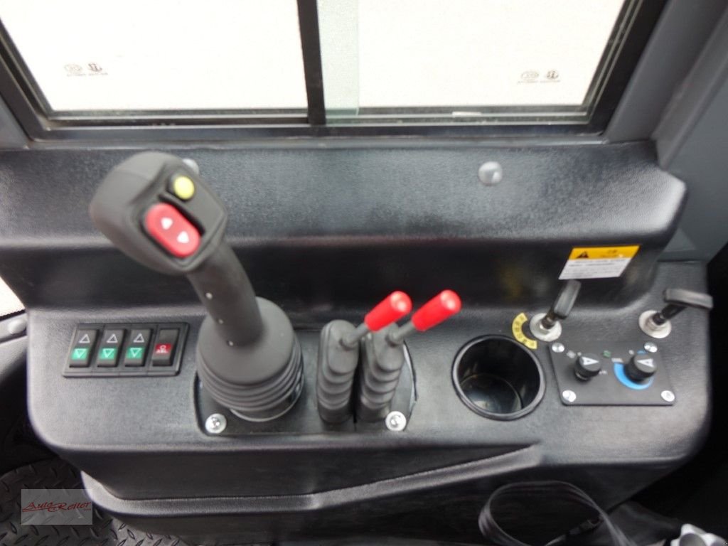 Hoflader of the type Grizzly 926 4WD; KLIMA; Profi Qualität, Neumaschine in Fohnsdorf (Picture 15)