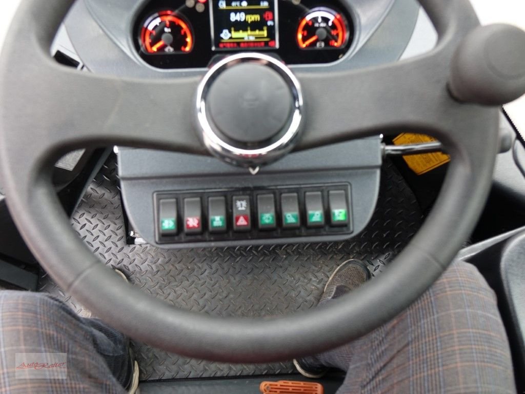 Hoflader of the type Grizzly 926 4WD; KLIMA; Profi Qualität, Neumaschine in Fohnsdorf (Picture 17)