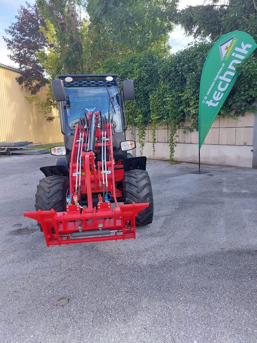 Hoflader of the type H & B 2210, Neumaschine in Bergheim (Picture 5)