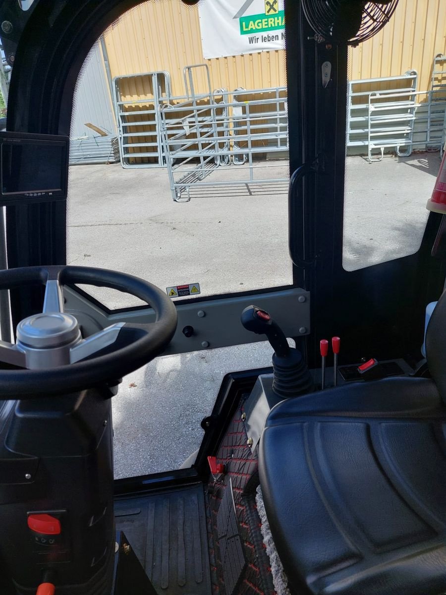 Hoflader of the type H & B 2210, Neumaschine in Bergheim (Picture 7)