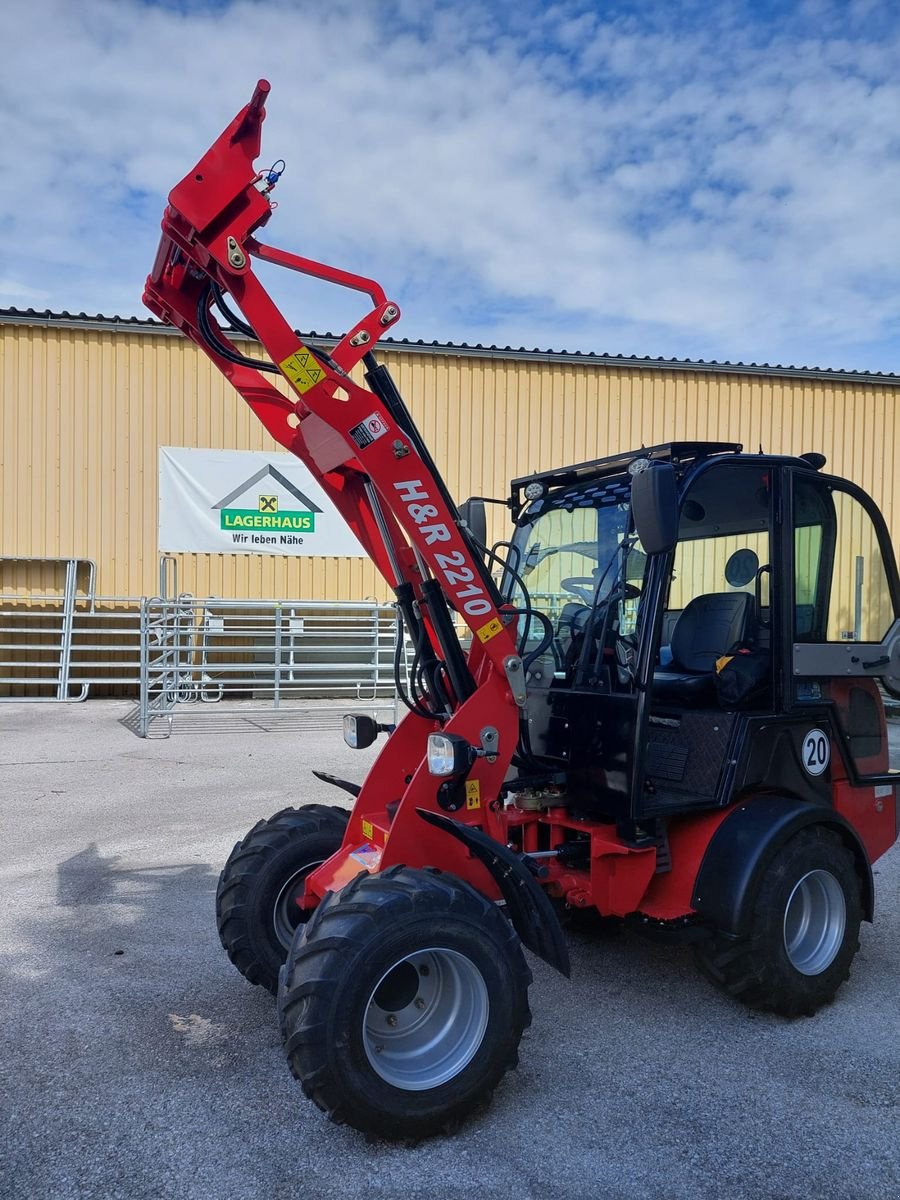 Hoflader of the type H & B 2210, Neumaschine in Bergheim (Picture 1)