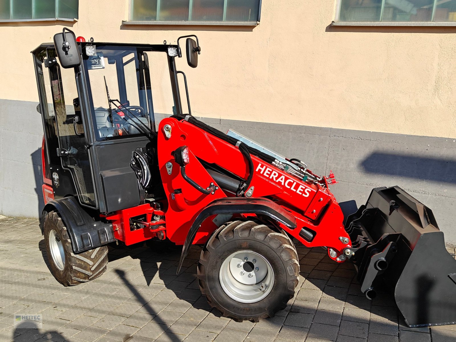 Hoflader des Typs Heitec 1,5to. Hubkraft, Neumaschine in Kirchdorf (Bild 5)