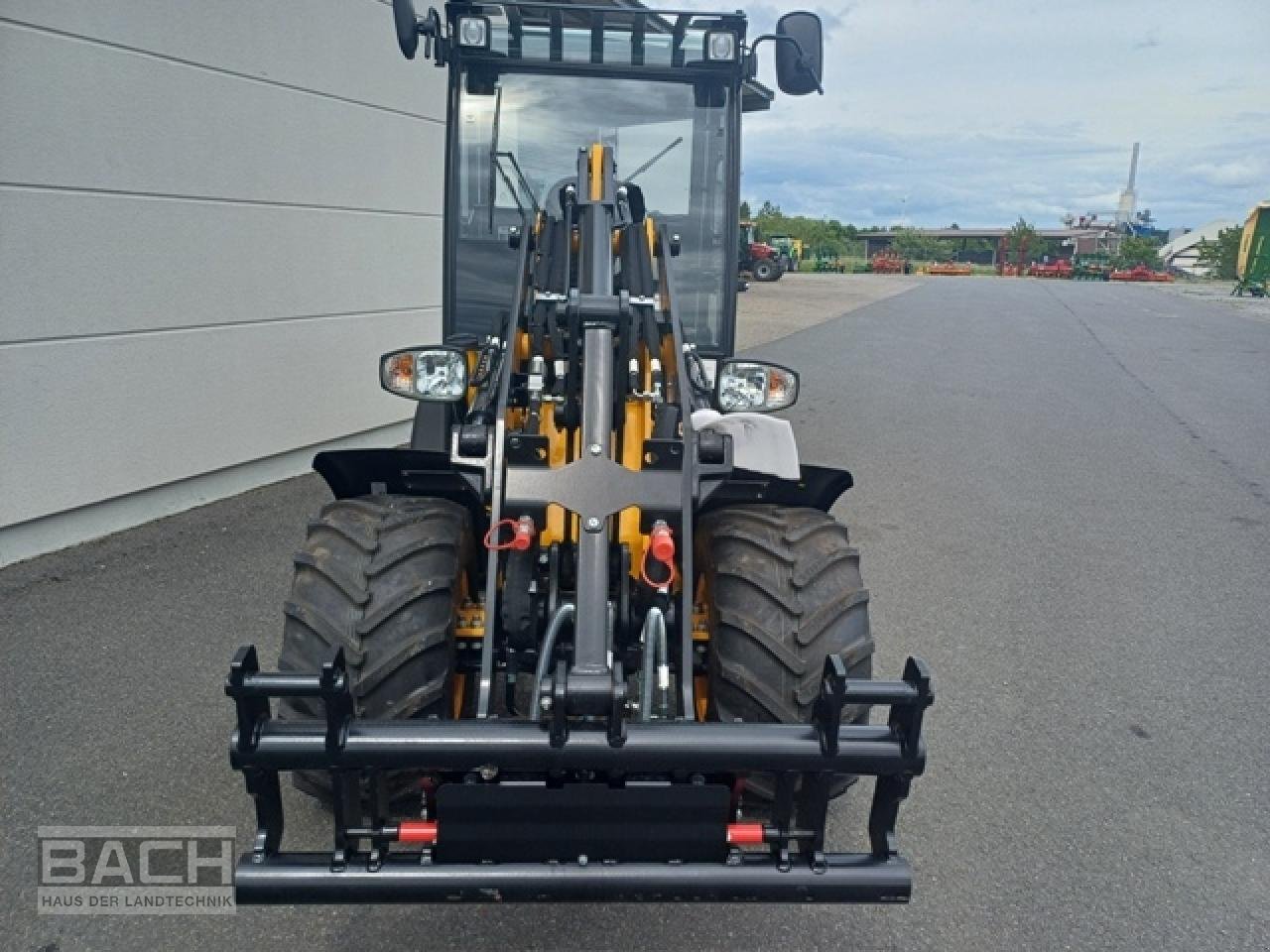 Hoflader of the type JCB 403 AGRI PLUS, Neumaschine in Boxberg-Seehof (Picture 2)