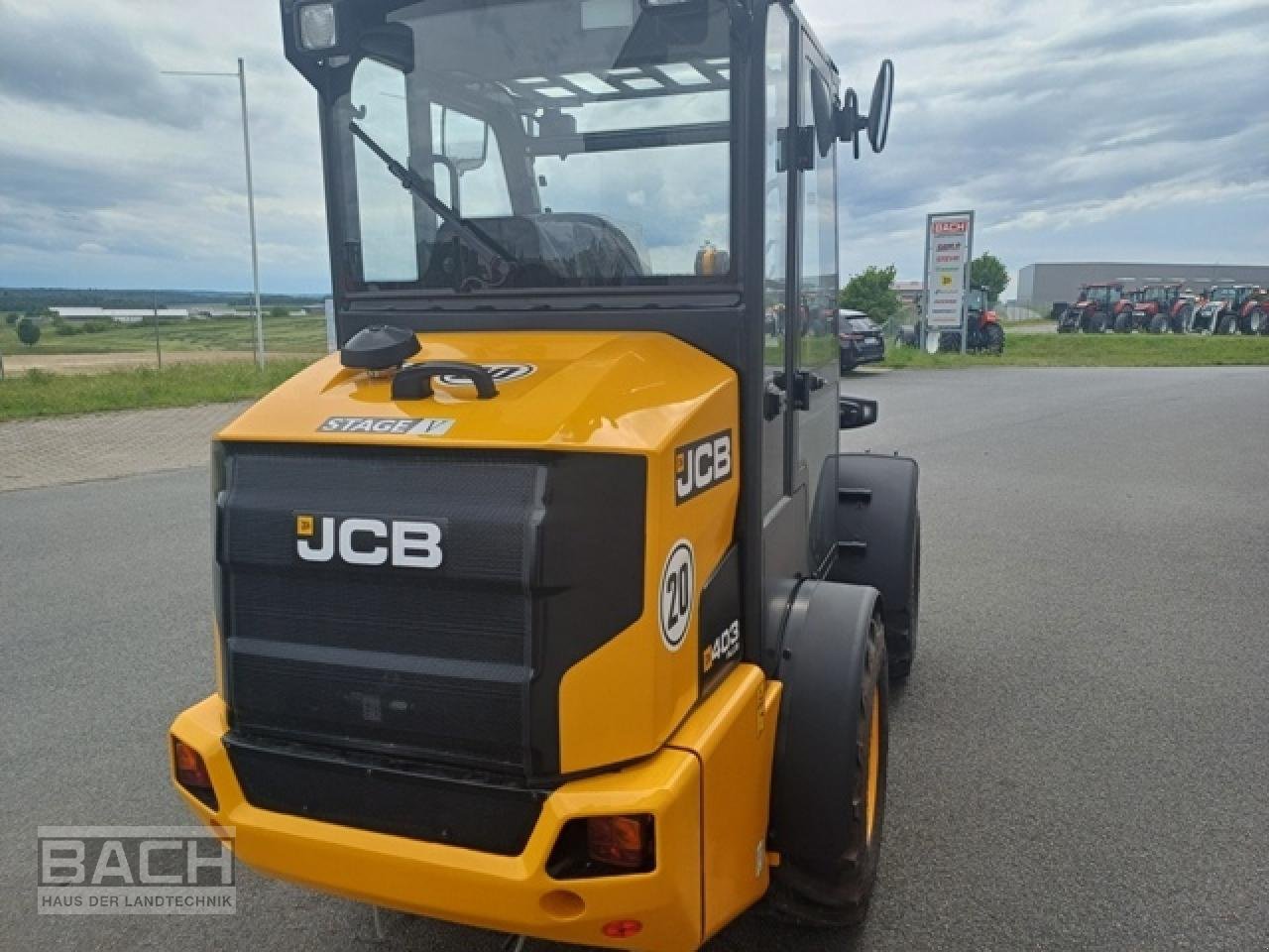 Hoflader of the type JCB 403 AGRI PLUS, Neumaschine in Boxberg-Seehof (Picture 4)