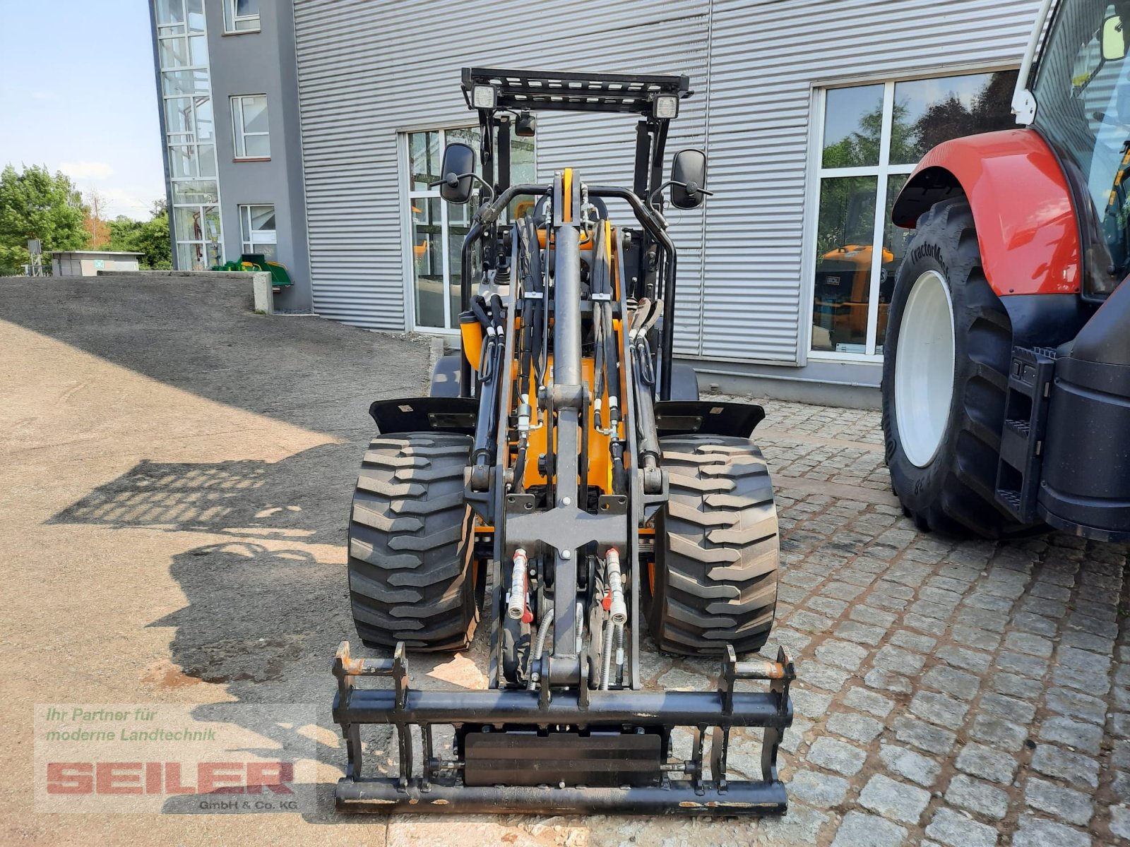 Hoflader des Typs JCB 403 Agri Plus, Gebrauchtmaschine in Ansbach (Bild 3)