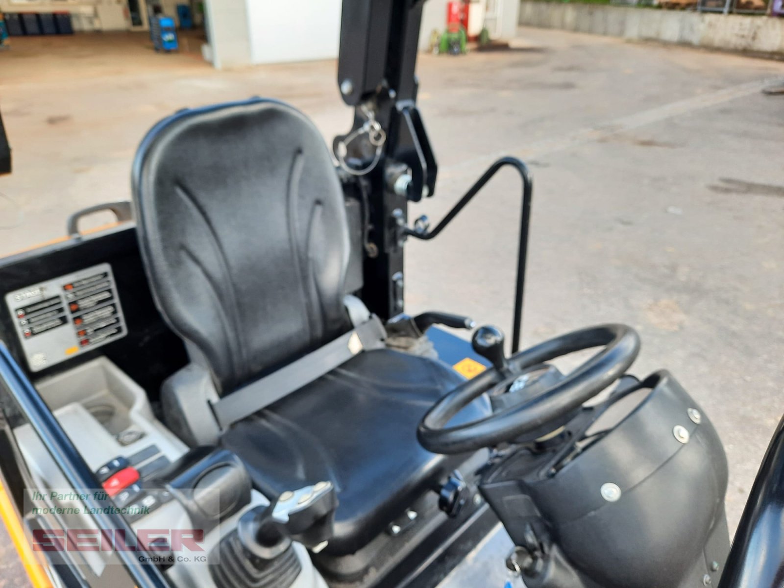 Hoflader от тип JCB 403 Agri PLUS, Gebrauchtmaschine в Ansbach (Снимка 10)