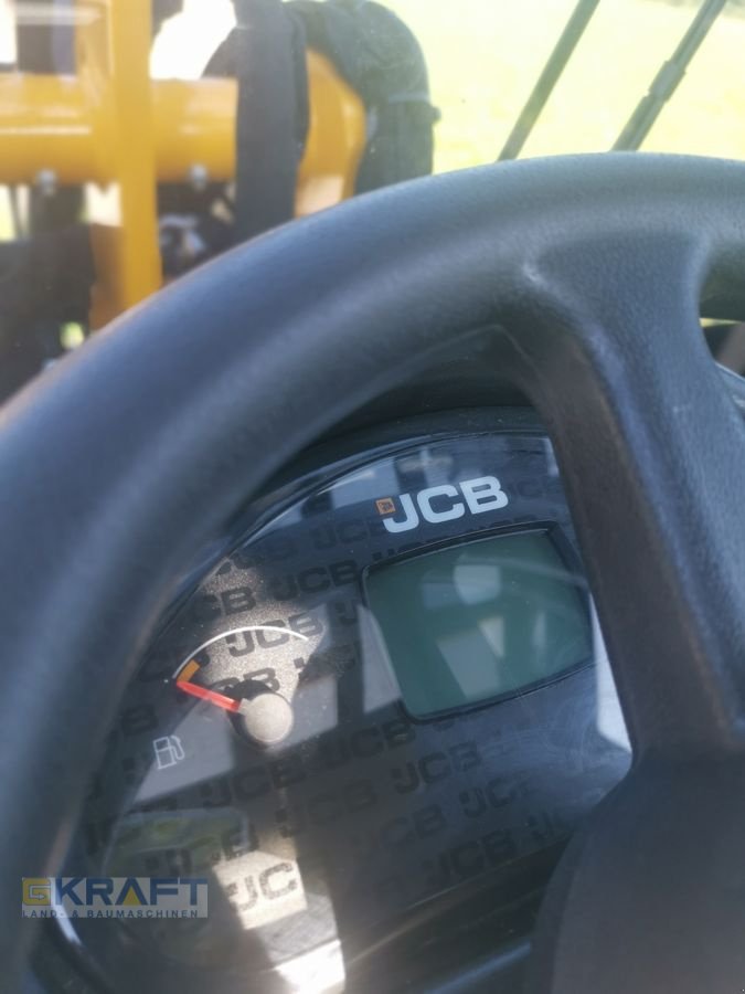 Hoflader des Typs JCB 403 Agri, Neumaschine in St. Johann in Tirol (Bild 13)