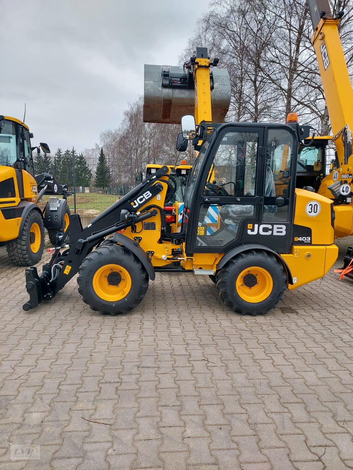 Hoflader des Typs JCB 403 Plus 50PS Kabine Vollausr., Neumaschine in Pegnitz (Bild 2)