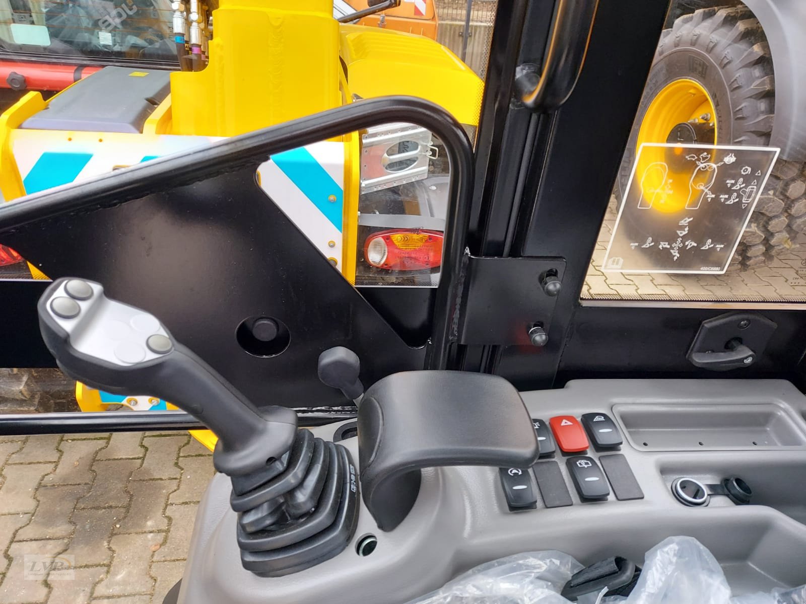 Hoflader des Typs JCB 403 Plus 50PS Kabine Vollausr., Neumaschine in Pegnitz (Bild 5)