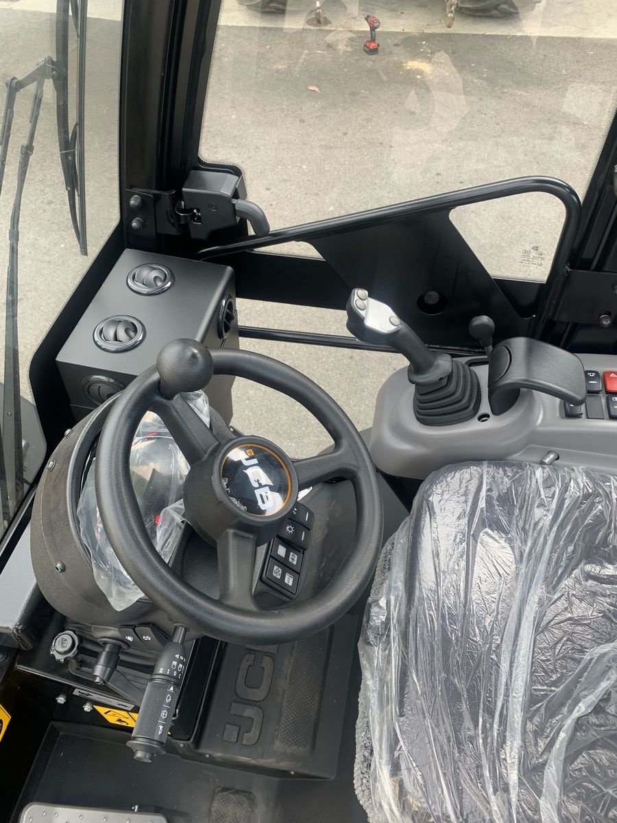 Hoflader of the type JCB 403 Plus Agri, Neumaschine in Gschwandt (Picture 8)