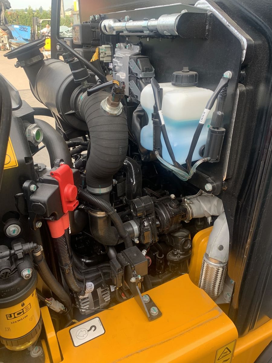 Hoflader of the type JCB 403 Plus Agri, Neumaschine in Gschwandt (Picture 18)