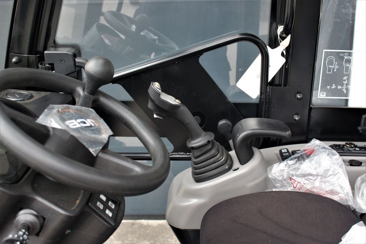 Hoflader of the type JCB 403 PLUS, Neumaschine in Pischelsdorf (Picture 8)