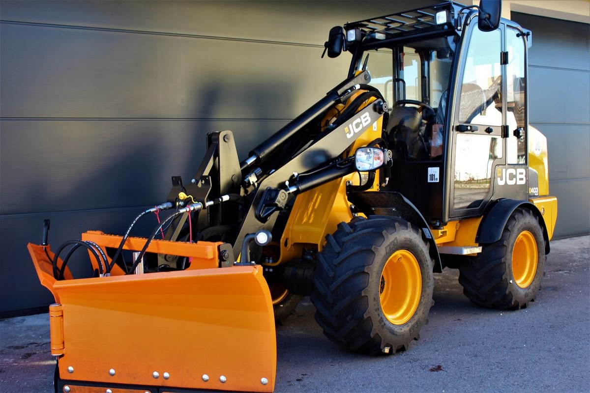 Hoflader of the type JCB 403 PLUS, Neumaschine in Pischelsdorf (Picture 1)