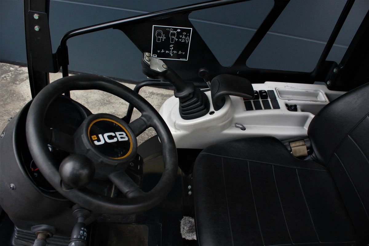 Hoflader of the type JCB 403 PLUS, Neumaschine in Pischelsdorf (Picture 5)