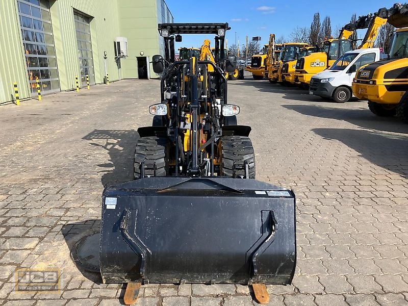 Hoflader of the type JCB 403 Smart Power Schutzdach, Gebrauchtmaschine in Frechen (Picture 9)
