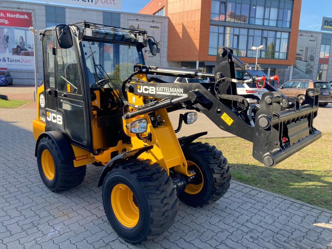 Hoflader des Typs JCB 403 Smart Power, Gebrauchtmaschine in Stuhr (Bild 3)