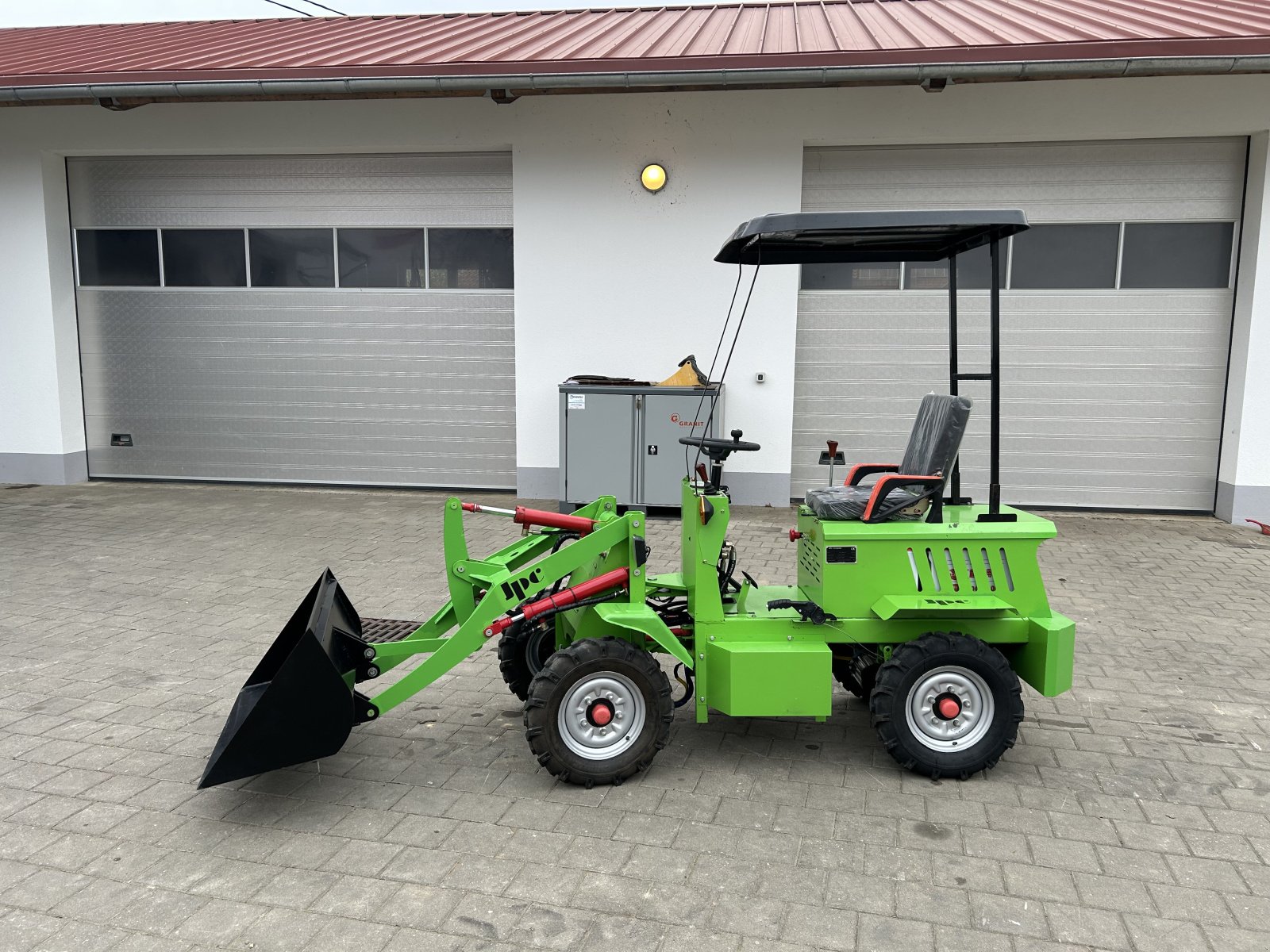 Hoflader of the type JCB EL16, Neumaschine in Rennertshofen (Picture 2)