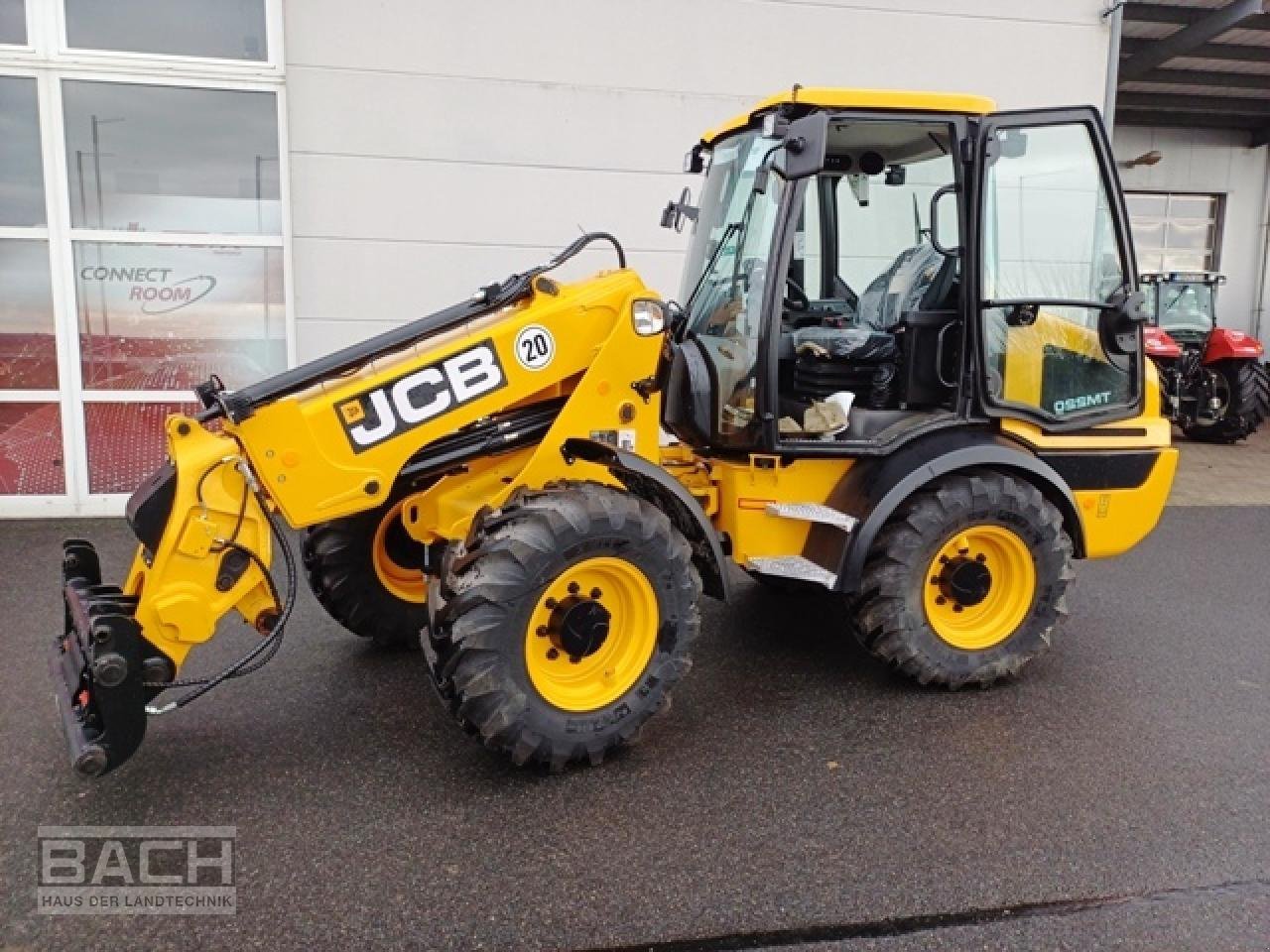 Hoflader des Typs JCB TM 220 AGRI, Neumaschine in Boxberg-Seehof (Bild 4)