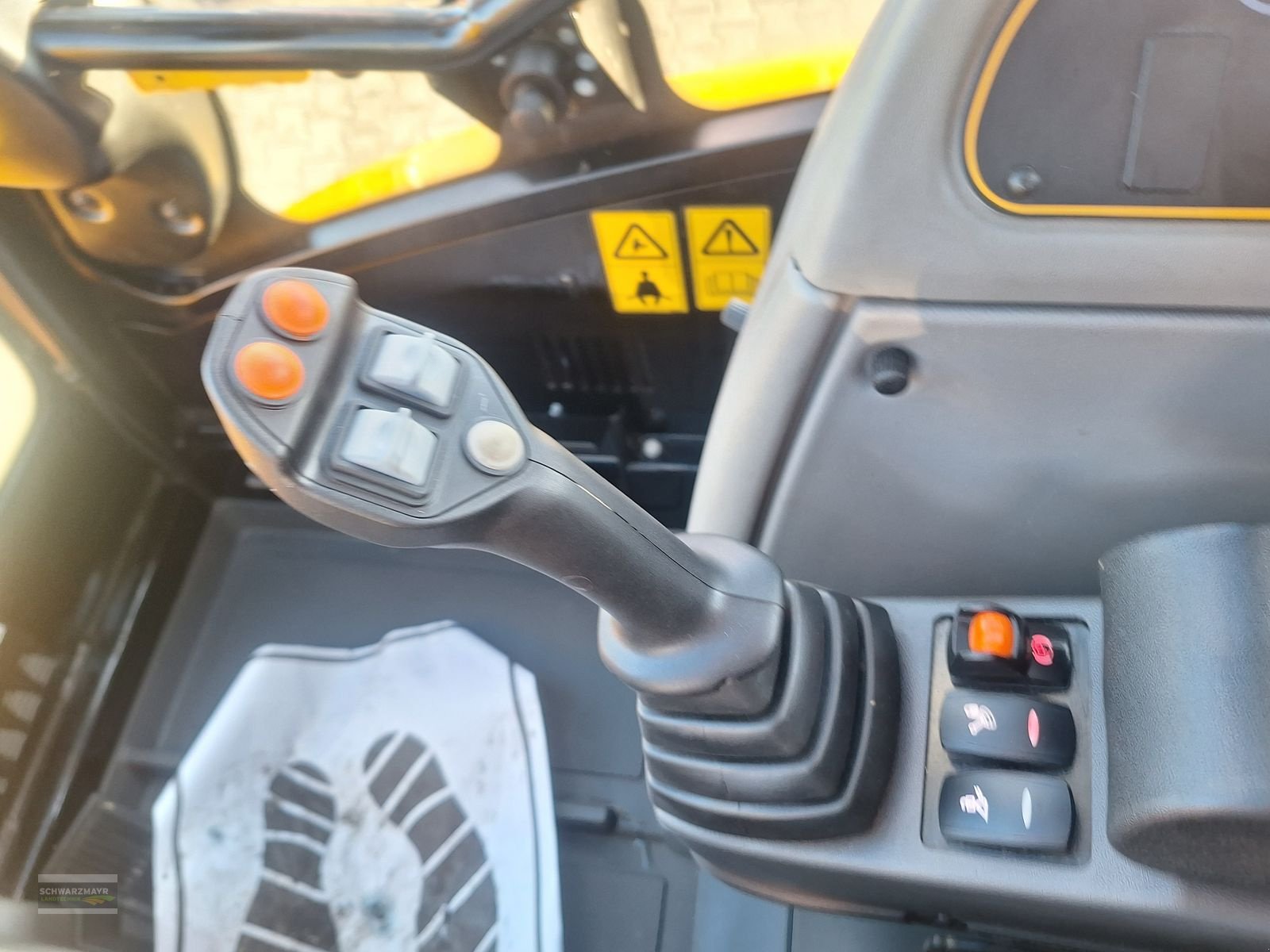 Hoflader of the type JCB TM 320 S, Vorführmaschine in Aurolzmünster (Picture 19)