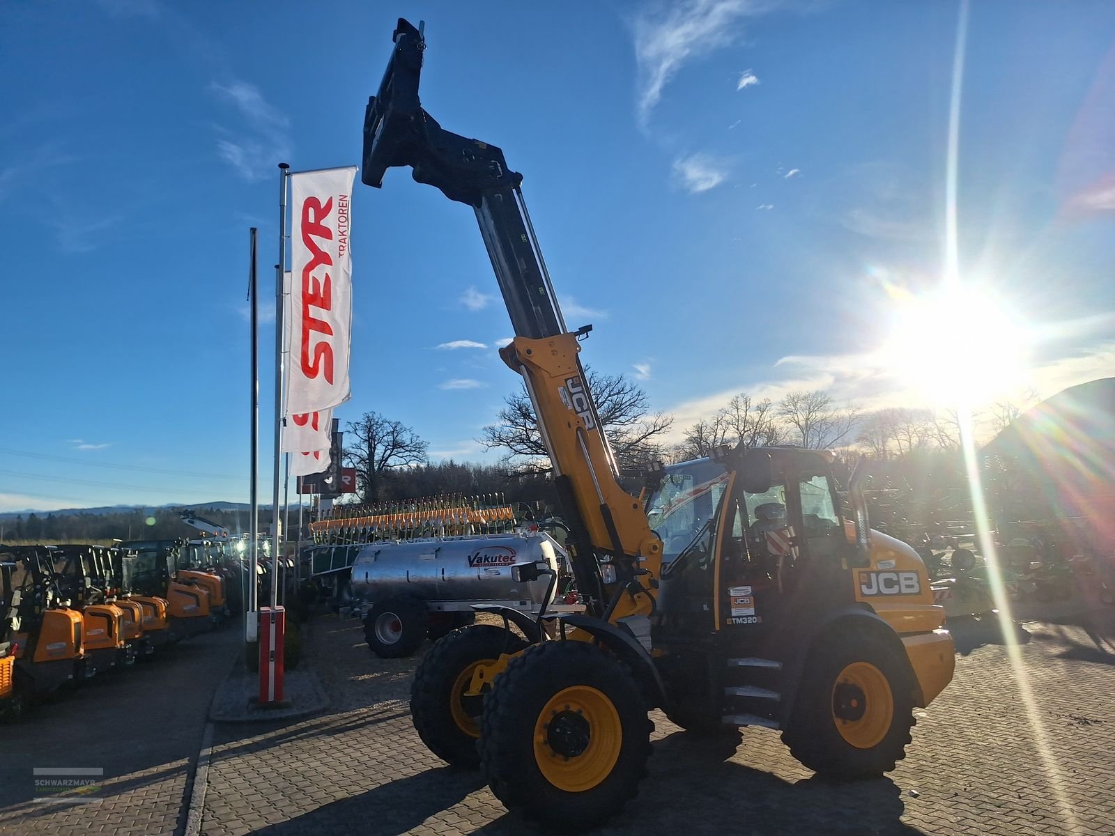 Hoflader of the type JCB TM 320 S, Vorführmaschine in Aurolzmünster (Picture 2)